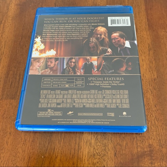 Blue Ray DVD Trespass - Picture 2 of 3